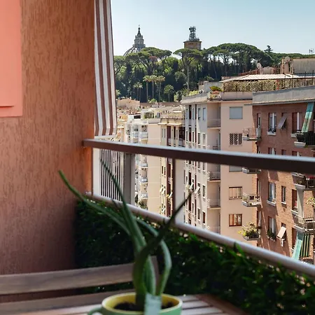 Guesthost - Cozy With Vatican View Balcony Apartamento