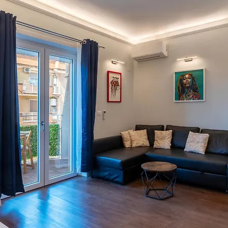 Guesthost - Cozy With Vatican View Balcony * Roma