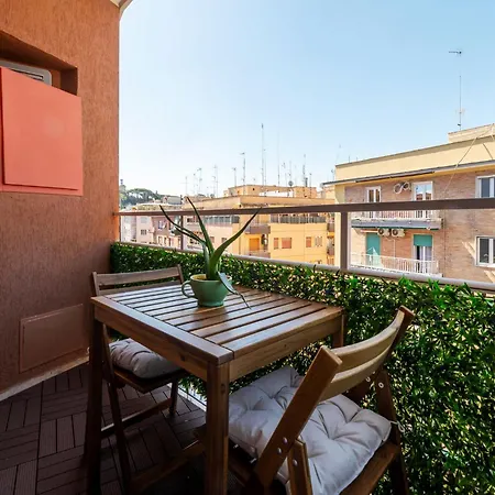 Apartamento Guesthost - Cozy With Vatican View Balcony