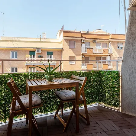 Guesthost - Cozy With Vatican View Balcony * Roma