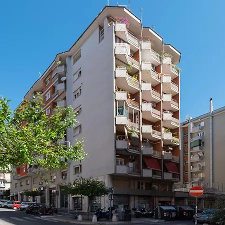 Apartamento Guesthost - Cozy With Vatican View Balcony *